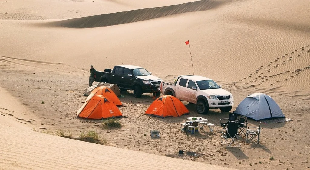 کمپینگ کویر مرنجاب