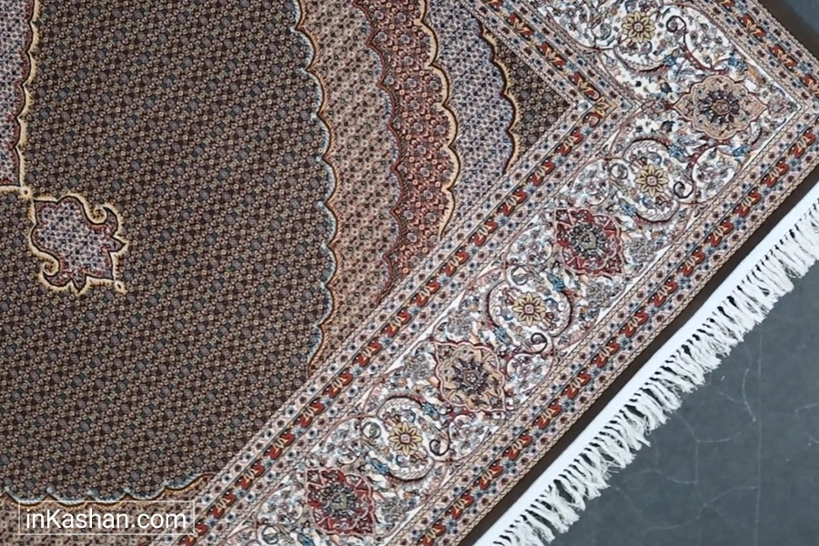 فرش با طرح ریزماهی