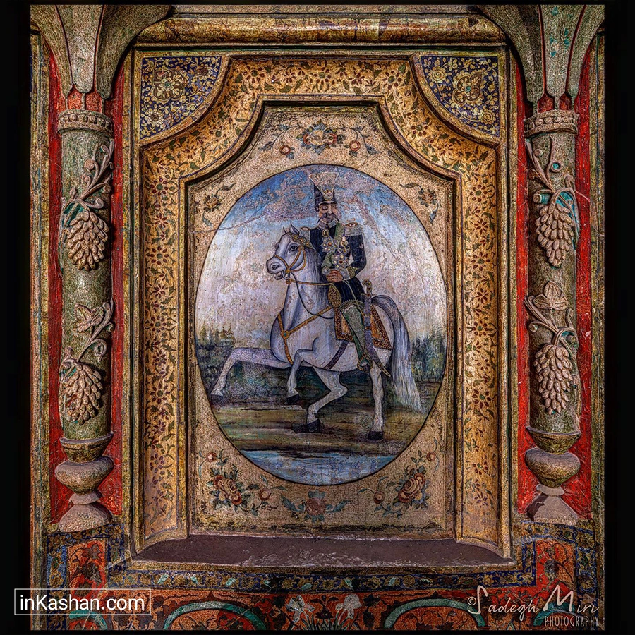 نقاشی‌ها و دیوار نگاره‌ها و طرح‌های خانه بروجردی‌ها