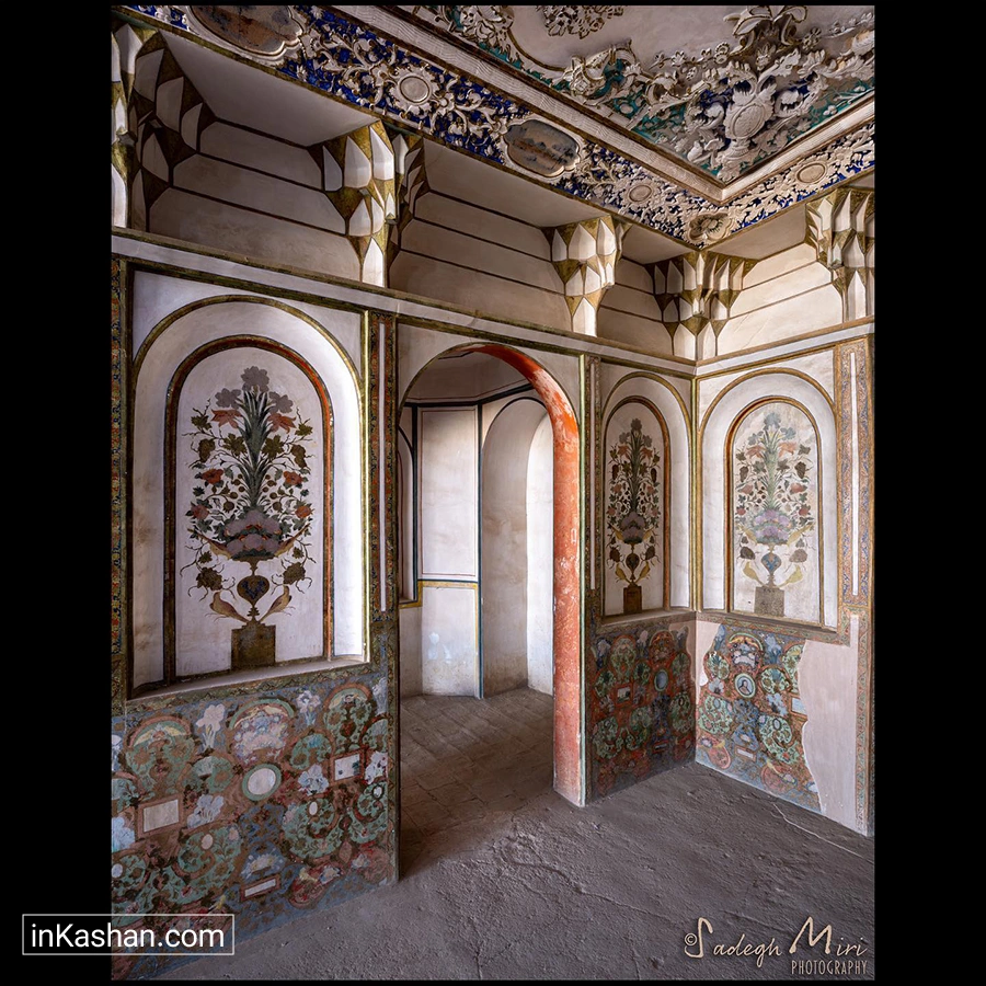 نقاشی‌ها و دیوار نگاره‌ها و طرح‌های خانه بروجردی‌ها