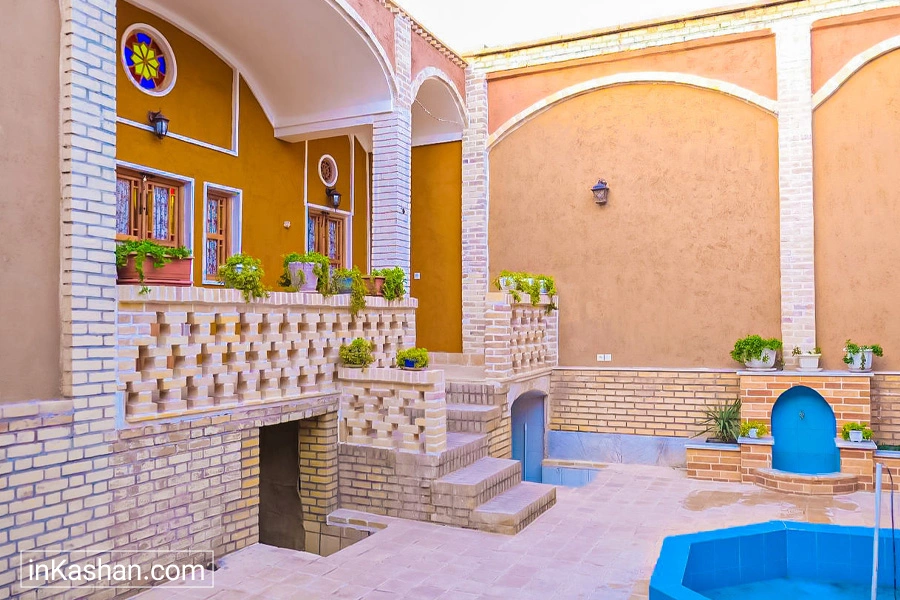 Traditional Toranj dining room - سفره‌خانه سنتی ترنج