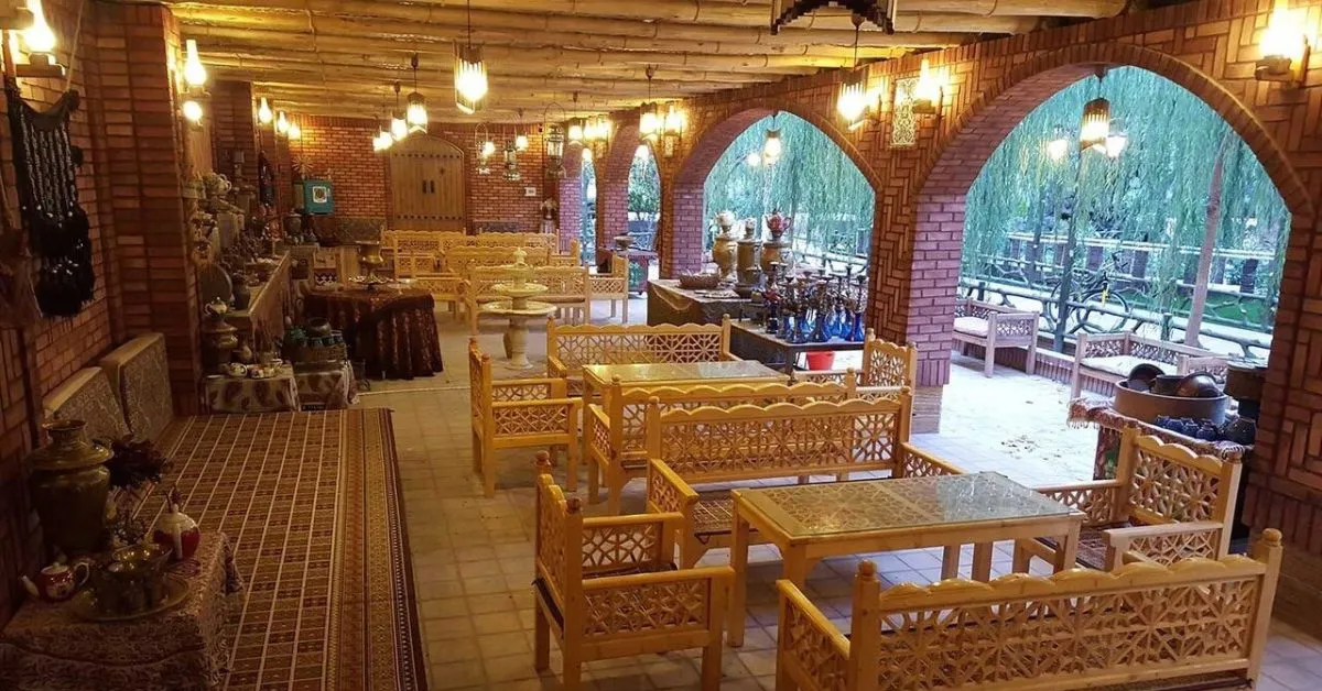 Traditional dining room - سفره خانه سنتی